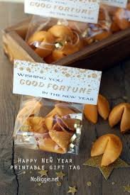 12 5 Minute New Years Treats Perfect Party Food In 2020 Diy Gifts New Year Fortune Cookie New Year S Food