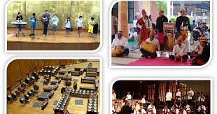 Ansambel campuran merupakan permainan alat musik dari berbagai jenis yang dimainkan oleh beberapa orang pemain, seperti petik, gesek, tiup, dan perkusi. Pengertian Ansambel Campuran Alat Musik Ritmis Tradisional Dan Modern Alat Musik Harmonis Bermain Gitar Chord Gitar