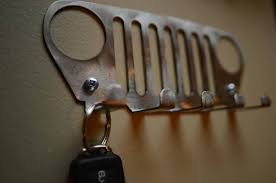 Jeep Tj Porte Cles Rack Cadeau Jeep Wrangler Offroading Etsy Diy Hat Rack Hat Rack Jeep Gifts