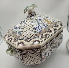 JAY WILLIFORD PORCELAIN SOUP TUREEN WITH LID AND LADLE LARGE. MADE IN  PORTUGAL