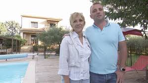 Le pape a ouvert pour la première fois les coulisses du vatican à une équipe de tf1. Roselyne Et Gregory Gard Dans Bienvenue En Vacances De Tf1 Bienvenue En Vacances Nouveautes Tele Com