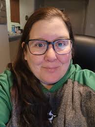 Heyyy Single/ Divorced Moms! Submit your questions about dating after  divorce and submit your dating app profile for me to audit! I am going to  be a guest