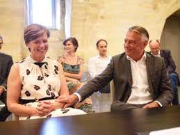 Please download one of our supported browsers. Kamervoorzitter Patrick Dewael En Greet Op De Beeck In Beslo De Standaard Mobile