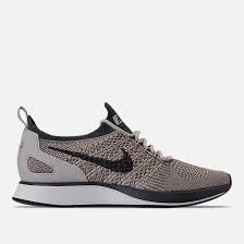 Right View Of Women S Nike Air Zoom Mariah Flyknit Racer Casual Shoes In Pale Grey Dark Grey Summit White Nike Flyknit Women Nike Sneakers Fashion