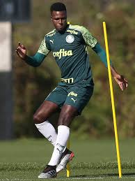 Destaque, patrick de paula saiu da taça das favelas ao time titular do palmeiras embora seja um elenco cheio de grandes nomes, o palmeiras voltou a revelar bons jogadores. Da Taca Das Favelas Para O Palmeiras Patrick Busca Se Firmar No Time 16 01 2020 Esporte Folha