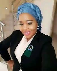 Personality test If you enter this room, which chair would you sit sit in?  Pick a chair, I'll reveal who you are. 1 9 i 8 2 7 3 た 4 5