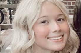 Sophie Carnes's Instagram, Twitter & Facebook