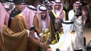 تلقى بطل العالم للشطرنج النرويجي ماغنوس كارلسن، خسارة مفاجئة من الصيني بوجزانزي، في أولى جولات بطولة كأس الملك سلمان العالمية للشطرنج، أمس (الثلاثاء). Ø®Ø§Ø¯Ù… Ø§Ù„Ø­Ø±Ù…ÙŠÙ† Ø§Ù„Ø´Ø±ÙŠÙÙŠÙ† ÙŠØªÙˆØ¬ Ø§Ù„Ø§ØªØ­Ø§Ø¯ Ø¨Ù€ ÙƒØ£Ø³ Ø§Ù„Ù…Ù„Ùƒ Ù…Ø¬Ù„Ø© Ù‡ÙŠ