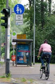 Nahmobilitat Verkehrsregeln Erhohen Sicherheit Brevier Nicht Nur Fur Radfahrer Stadt Bochum