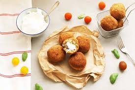 Arancini Fourrees A La Mozzarella Croquettes De Riz Siciliennes Royal Chill Blog Cuisine Voyage Et Photographie Recette Recette Arancini Blog Cuisine Alimentation