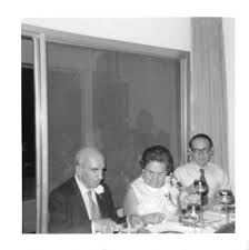 1950 S Black And White Family Photos Photograph Snapshot Vintage Black And White Family Dinner Eating 1950 S Ebay Vintage Family Photos Black And White Vintage Black