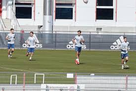 Bayern.by ist das offizielle portal zum thema urlaub in bayern mit vielen tipps und angeboten für ihre informationen zum coronavirus. Bayern Munich Reveal How Clubs Can Return To Team Training Despite Lockdown Liverpool Fc This Is Anfield
