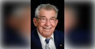 Doug Warfield's Instagram, Twitter & Facebook