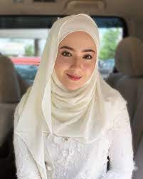 Memetik laporan bh online, hannah, 24, menekankan dia hanya melaksanakan tanggungjawab sebagai seorang wanita yang beragama islam. Pin By Dery Tampan On Hannahdelisha Arab Girls Hijab Beautiful Hijab Girl Beautiful Muslim Women