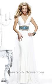 فساتين سهره تصميم طارق ايديس منتدى مملكة الدوشجية In 2020 Evening Dresses Prom White Prom Dress Hot Prom Dress