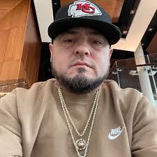 Gloria Pecina's Instagram, Twitter & Facebook