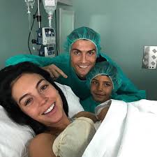 This couple reportedly met at a dolce and gabbana rodriguez had studied dance and english in london and was reportedly working as a gucci sales associate before meeting the real madrid superstar. Cristiano Ronaldo And Georgina Rodriguez Now Have A Baby Girl Together Steemkr