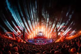 Electric love, das wohl schönste festival europas electric love wird alles menschenmögliche tun, dass es im sommer 2021 möglich sein wird, wieder auf unserem #colorfulplayground feiern zu können. Electric Love Festival Uber 180 000 Besucher Feierten Auf Dem Salzburgring Flachgau