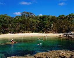 Honeymoon Bay New South Wales People Swimming Honeymoon Bay Near Currawong Wales Travel Honeymoon Bay Australia Travel