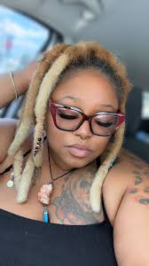 I'm always solo cause yall love to gossip about ppl u sit at the same table  with 💯