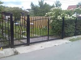 Lazar Florin Confectii Metalice I F Modele Porti Si Garduri Din Fier Forjat Model 80pg85 Entry Gates Driveway Design Wrought Iron Gates