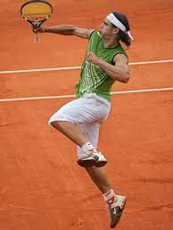 El decimotercer roland garros del español provoca el empate por el récord histórico de más abiertos ganados con roger federer, que tiene el mismo rafa nadal superó en la final del grande de la tierra parisina a novak djokovic. Rewind Rafael Nadal S First French Open Title In 2005
