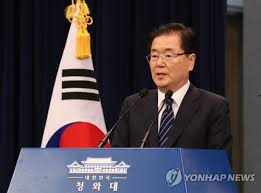 전임자인 김장수와 김관진은 모두 예비역 대장이었다. ì •ì˜ìš© êµ­ê°€ì•ˆë³´ì‹¤ìž¥ ê²½í—˜ í'ë¶€í•œ ë‹¤ìžì™¸êµ í†µìƒ ì „ë¬¸ê°€ ì¢…í•© ì—°í•©ë‰´ìŠ¤