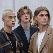 Jakie fryzury męskie blond wybrać w 2025 roku? - CleoSun.pl