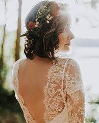 Sarah Seven On Instagram Happy Saturday Love Celebrating Our Real Brides While Brides To Be Sho Short Hair Bride Short Wedding Hair Flower Crown Wedding