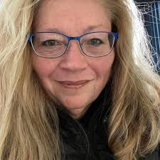 BLUEBERRY COBBLER SCONES 🫐 2½ cups all purpose flour ½ tsp kosher salt 1  tbsp baking powder 2 tbsp granulated sugar 12 tbsp cold butter grated 1 cup  buttermilk 1 tsp vanilla