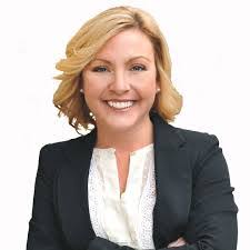 Amanda Phelps's Instagram, Twitter & Facebook