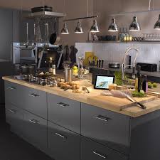 Le plan de travail est une partie importante d'une cuisine, aussi pratique qu'esthétique. Nos Idees Decoration Pour La Cuisine Elle Decoration Amenagement Cuisine Meuble Cuisine Plan De Travail Cuisine
