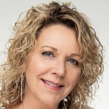 Krista Hull's Instagram, Twitter & Facebook