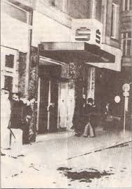 Bewaffnet mit einer waffe und mit einer sturmhaube maskiert, forderte er geld in der bank am linzer froschberg. 28 April 1978 Raf Geiselnahme In Linz Redaktion Osterreichisches Presseburo