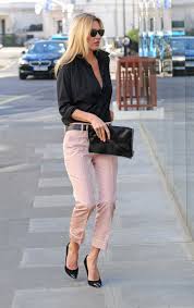 Kate Moss Went To Lunch In London Kate Moss Puts A Pop Of Pink In Her Step For A London Lunch Stylish Work Outfits Fashion Pink Pants Outfit