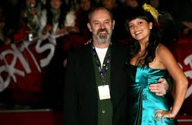 He shoots architecture, people, nature, travel, scenic, macro, product, concerts & sports. Who Is Lily Allen S Dad Keith Allen