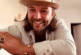 Band singer remembers late friend