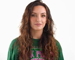 🚨 PROMO ALERT • For anyone who's ever pixel-peeped one of my  full-resolution headshots, it may come as a surprise to learn that I  haven't had a make-up artist in the studio