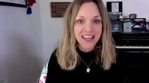 Jennifer Mandel's Instagram, Twitter & Facebook