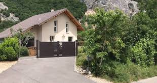 Chambre Avec Sdb Et Wc Privatifs Portes D Annecy Villas A Louer A Sillingy Auvergne Rhone Alpes France Villa A Louer Annecy Auvergne
