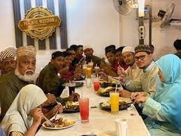 Digunakan untuk mempersilahkan orang masuk, duduk, memulai sesuatu dan lain sebagainya. Pak Mat Western Ustaz Abdullah Khairi Lamb Chop Memang Facebook