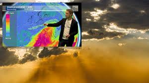 Bei bestimmten wetterlagen wird saharastaub im norden afrikas von starken winden aufgewirbelt und in höhere luftschichten verfrachtet. Saharastaub Hullt Europa Ein Wo In Deutschland Blutregen Droht The Weather Channel Artikel Von The Weather Channel Weather Com