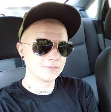 Steven Tefft's Instagram, Twitter & Facebook