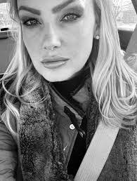 Randi Kay's Instagram, Twitter & Facebook