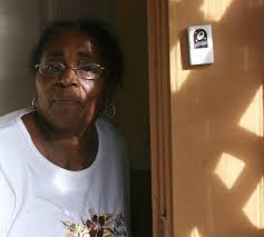 Foreclosed homes draw illegal dumpers