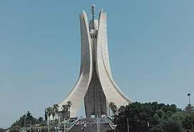 أنــجز مقام الشهــيد سنة 1982 م بمناســبة مرور الذكرى العشرين لاستقــلال الجزائر ،، و رغم أنه كان فكرةً منذ الإستقلال إلا أن التجسيد لم يتم إلا في عهد الرئيس الشاذلي بن الجديد ،، كمــا أنه كان مقترحــا في ولايــة باتنة مسقط الرئيس الجزائري محمد بوخروبــة (هواري بومدين. File Ø±ÙŠØ§Ø¶ Ø§Ù„ÙØªØ­ Ù…Ù‚Ø§Ù… Ø§Ù„Ø´Ù‡ÙŠØ¯ 07 Jpg Wikimedia Commons