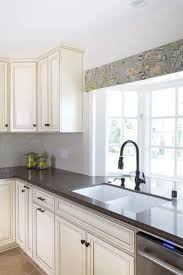 Caesarstone Arbeitsplatte Und Fensterbank In Einem Http Www Caesarstone Deutschland Com Caesarstone Fenster Decoraciones De Casa Proyectos De Casa Cocinas