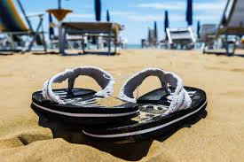 Check spelling or type a new query. Tongs Pour Conduire Attention Aux Risques Et Aux Amendes