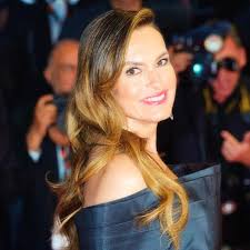 Remember JM was my mama”-Mariska🩷 A beautiful mother/ daughter moment when  Mariska wore Jayne's wedding dress for the 1982 Miss Beverly Hills Pageant  which she won🩷#throwbackthursday #beautifulmemories #justlikehermama  #herguardianangel ...