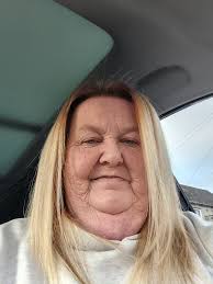 Hi my name is Loreen . I live in south of Ireland . I have asthma & COPD  with the past 22 years . Had a bad attack 5 weeks ago was